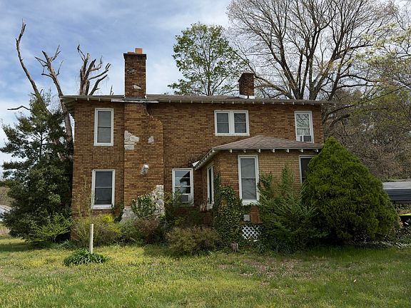 5th image of 161 Cheatham St