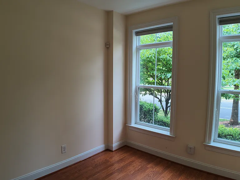 3066 Waterloo Ln — Photo 5