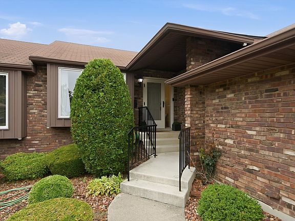 2nd image of 14312 Clearview Ct #14312