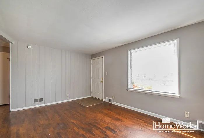 340 S Brook Ave — Photo 3