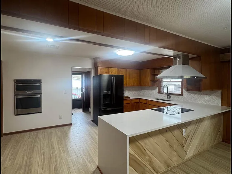 4916 Oak Park Dr — Photo 3