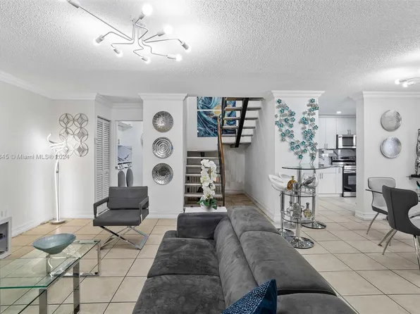 10425 SW 153rd Ct, Miami, FL 33196