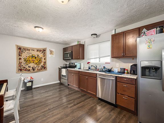 2nd image of 814-816 W North St #814