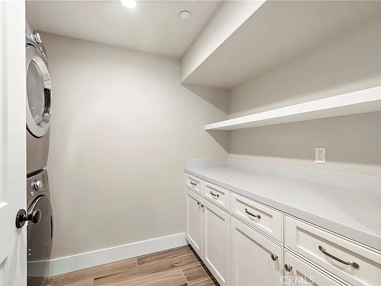 826 Cliff Dr #LOWER — Photo 11