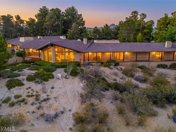 15283 Apple Valley Rd, Apple Valley, CA 92307