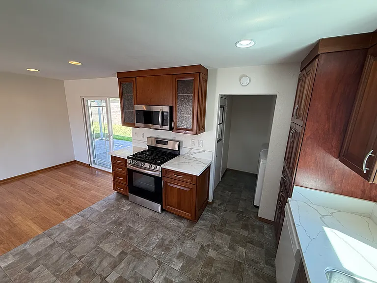 15502 Eliot Cir — Photo 8