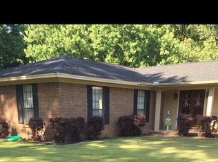 102 Wickwood Dr, Booneville, MS 38829