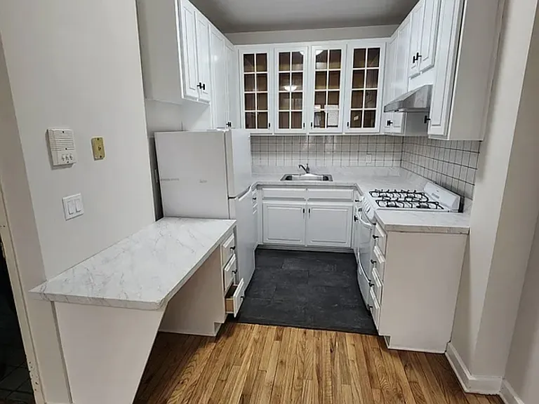 1546 Madison Ave #2A — Photo 2