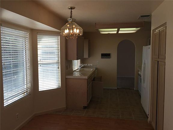3rd image of 6585 Moonshadow Cir #0