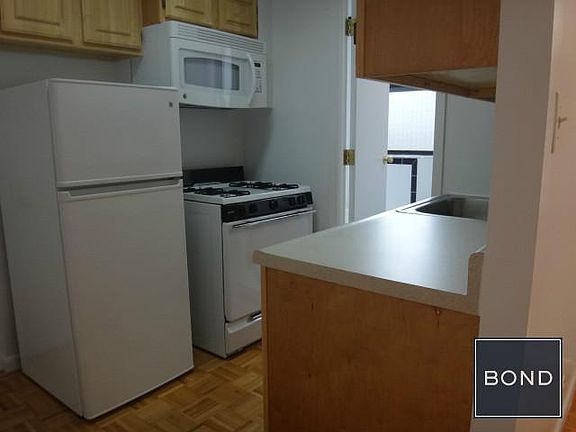 5th image of 365 Broome St APT 10