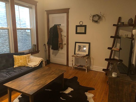 2nd image of 1831 W Evergreen Ave #2R