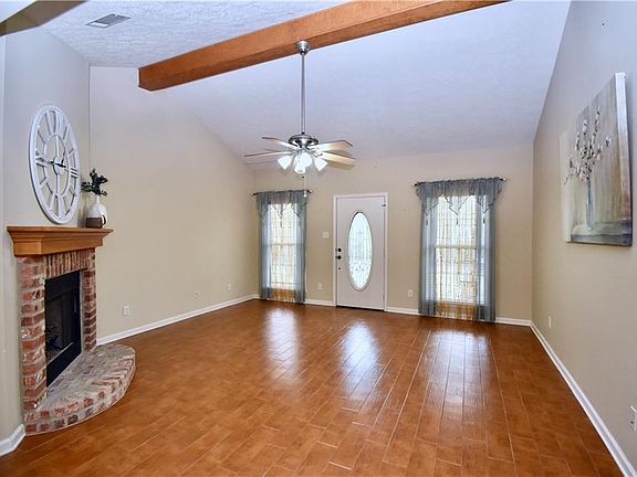 5th image of 3919 Lafayette Dr