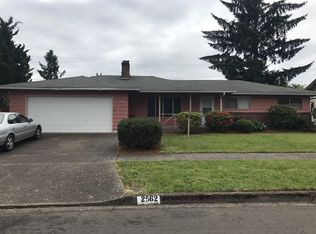 2562 Dover Dr, Eugene, OR 97404