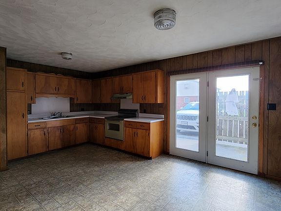2nd image of 5907 Lee Hwy #20