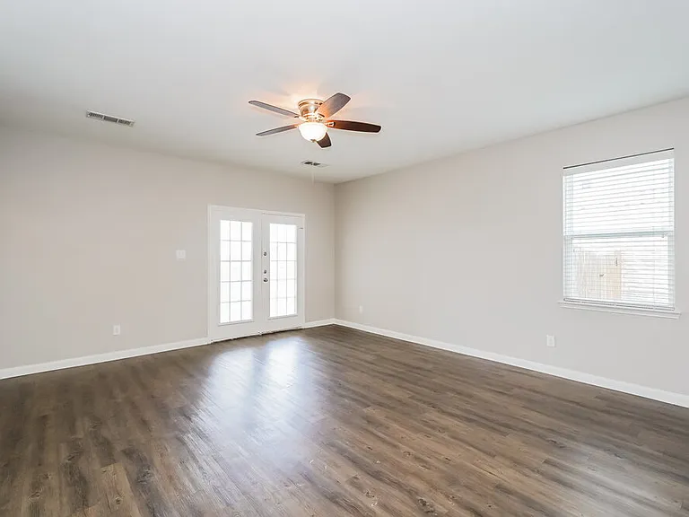 6120 Chalk Hollow Dr — Photo 3