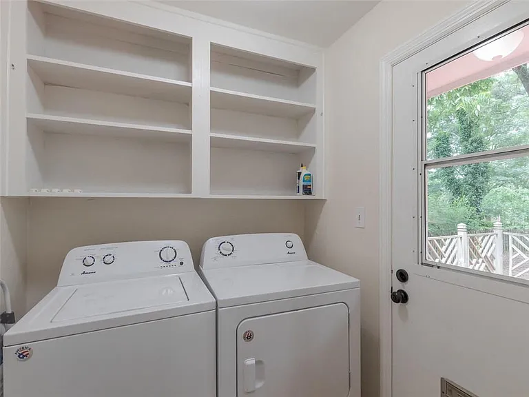 1110 Grimes Bridge Rd — Photo 24