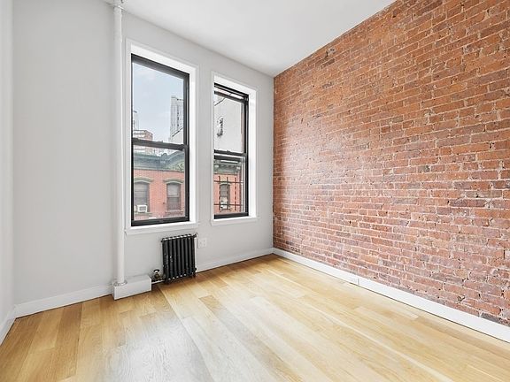 4th image of 23 Catherine St #2E