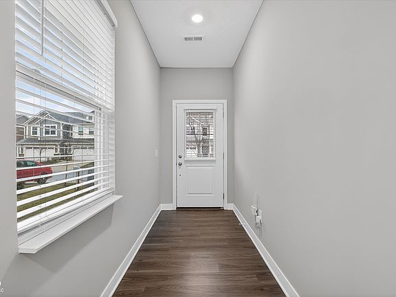 3rd image of 9586 Beckett St