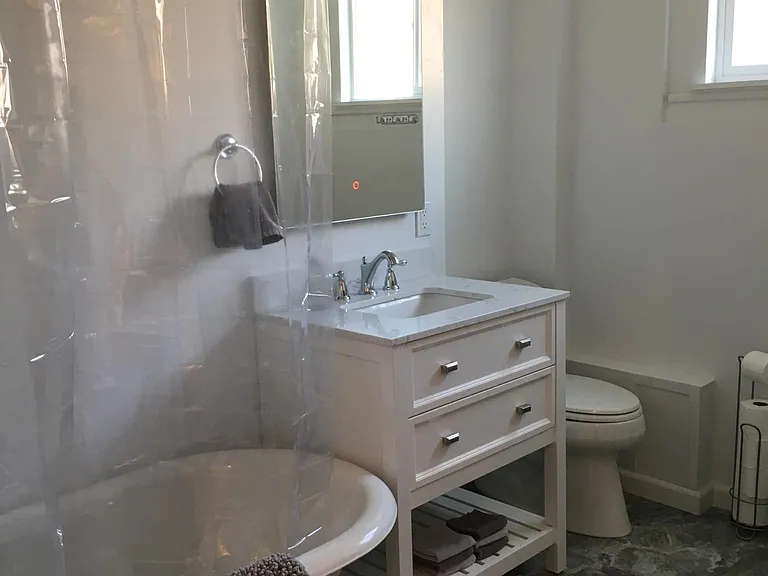 856 E Carter St #5 — Photo 13