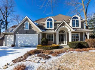 6104 Mashie Ct, Parkville, MO 64152