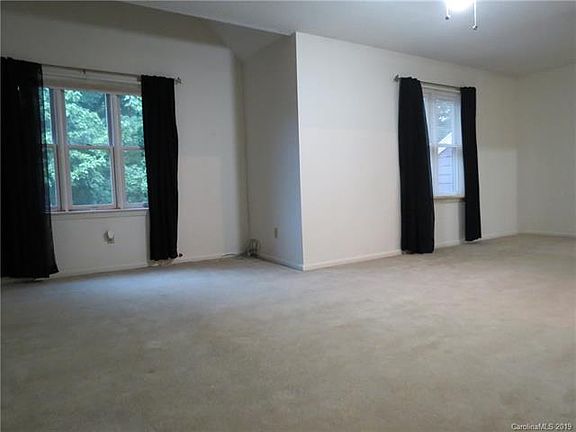 2nd image of 404 Windsor Ln