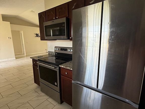 4th image of 13612 SE 51st Ter