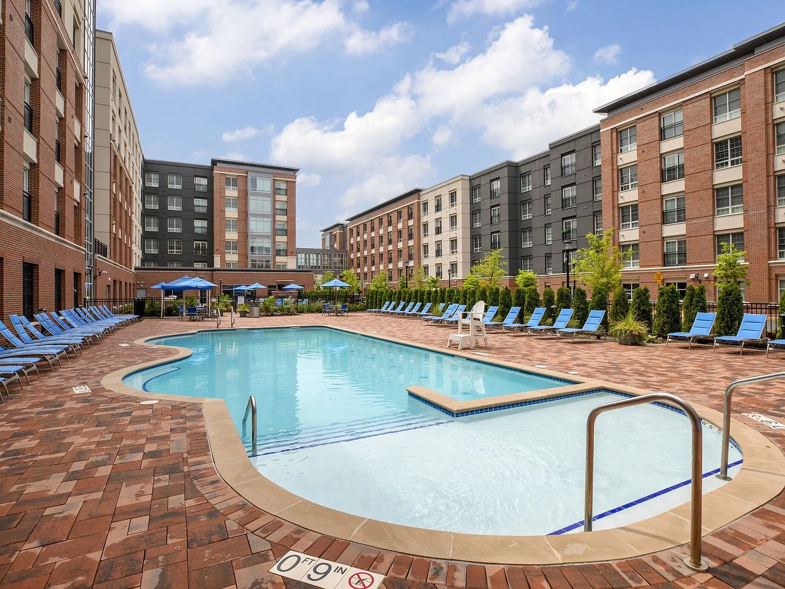 Studio, 598 sqft, $2,269 — Photo 4