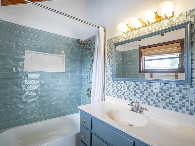 111 E Ridge Rd — Photo 11
