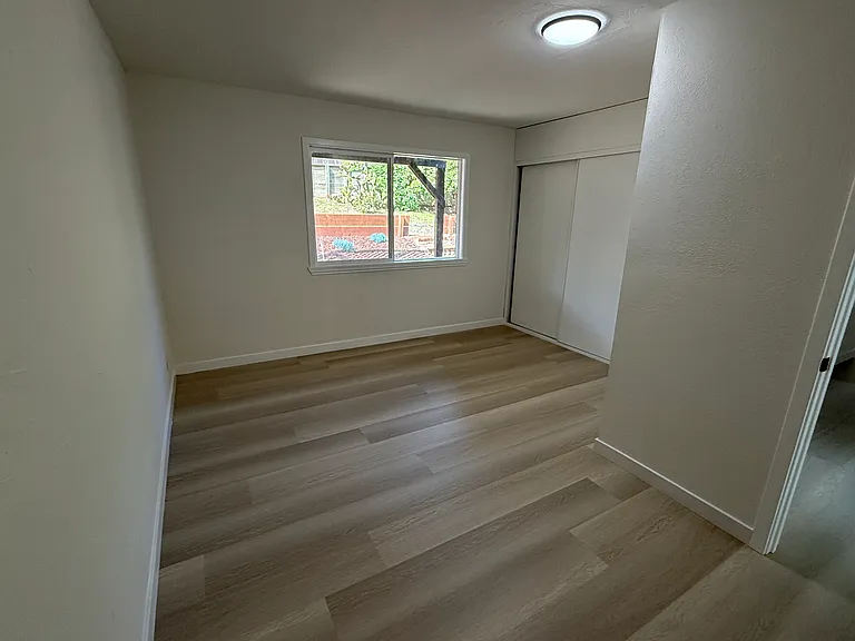 723 Kelmore St — Photo 19