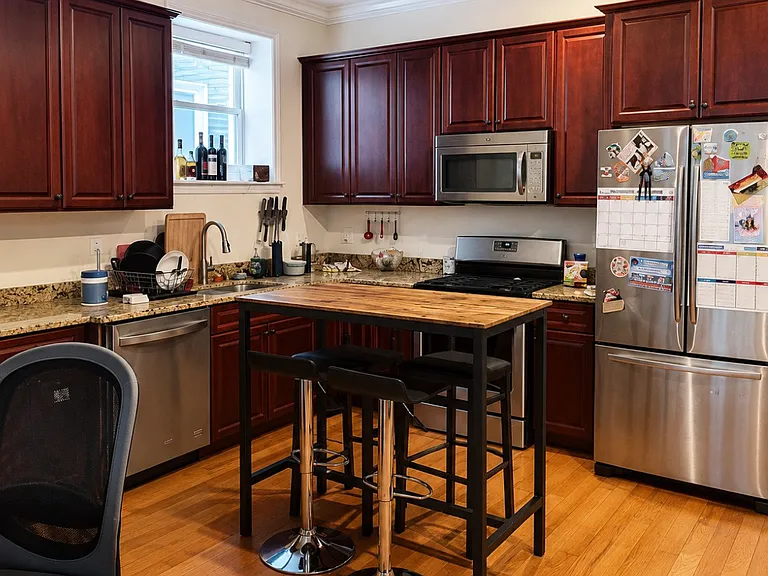 1845 Ontario Pl NW #2 — Photo 2
