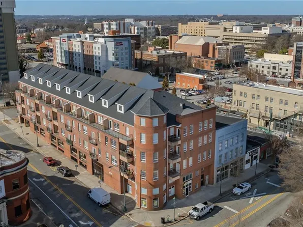 360 S Elm St APT 103, Greensboro, NC 27401