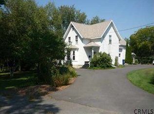 32 Vandewal Ln, Castleton On Hudson, NY 12033