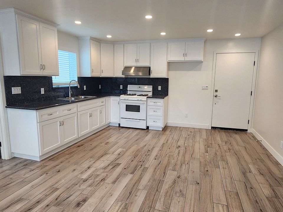 Kitchen and Entry