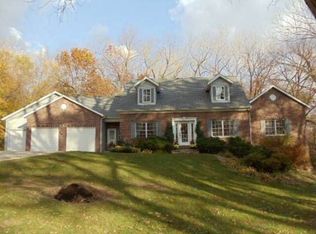 1204 43rd St SE, Cedar Rapids, IA 52403