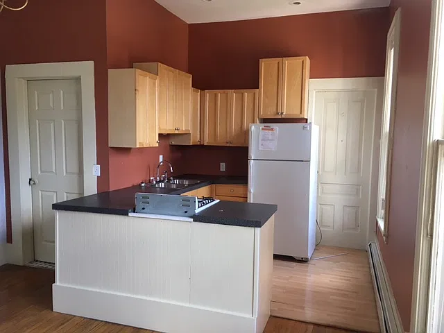 2 bed, $1,400 — Photo 3