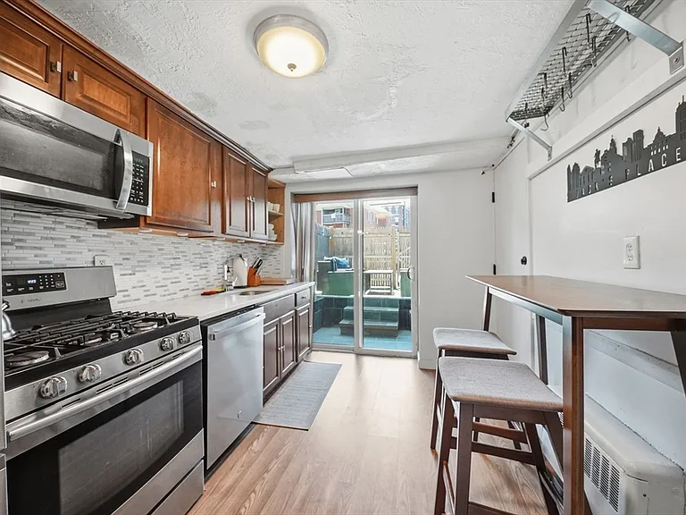 1722 Commonwealth Ave #1 — Photo 5