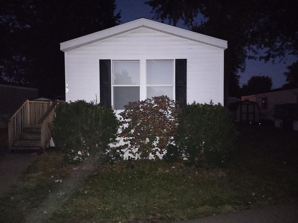 Exterior Image-1-FLEETWOOD River Valley Estates