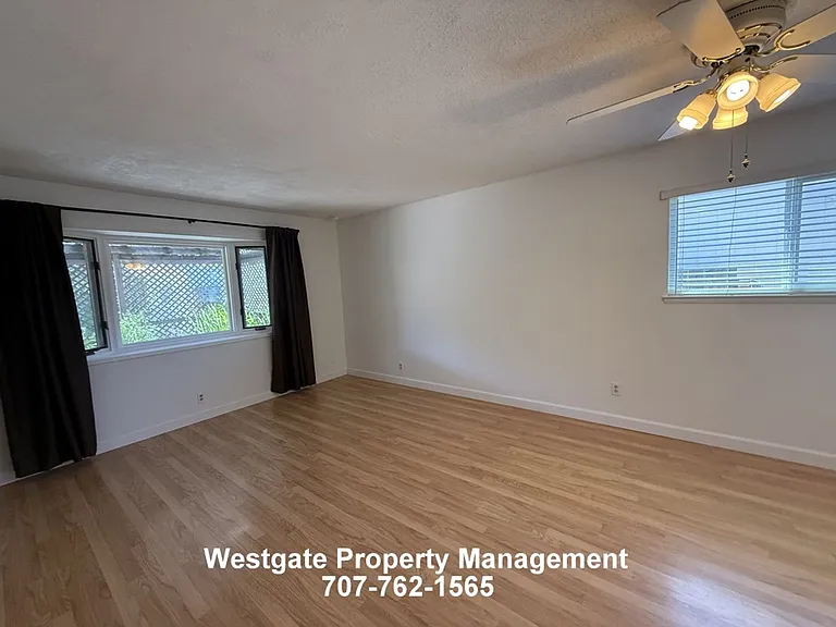 1336 Marian Way — Photo 23