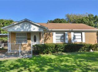 909 Cardinal Ridge Ave, Fort Worth, TX 76115