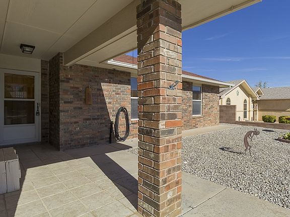 3rd image of 823 San Miguel