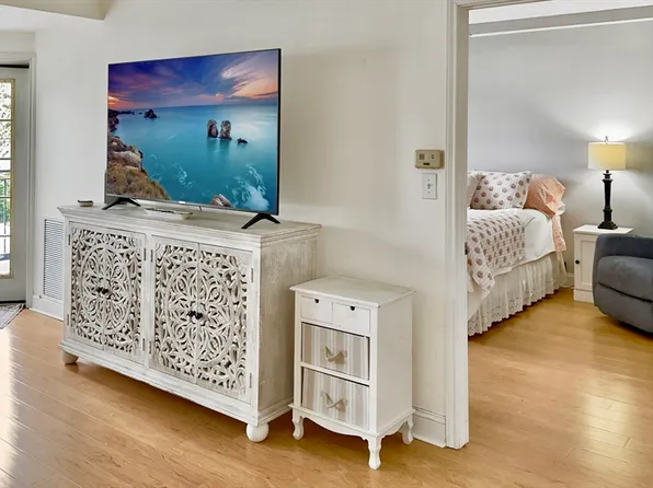 10 Seaport Dr APT 2209, Quincy, MA 02171