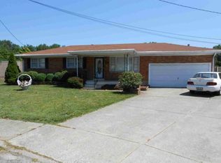 4101 Estate Dr, Louisville, KY 40216