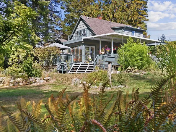 1719 Centennial Ave E, Comox, BC V9M 2G2