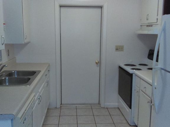 functional kitchen/all electric
