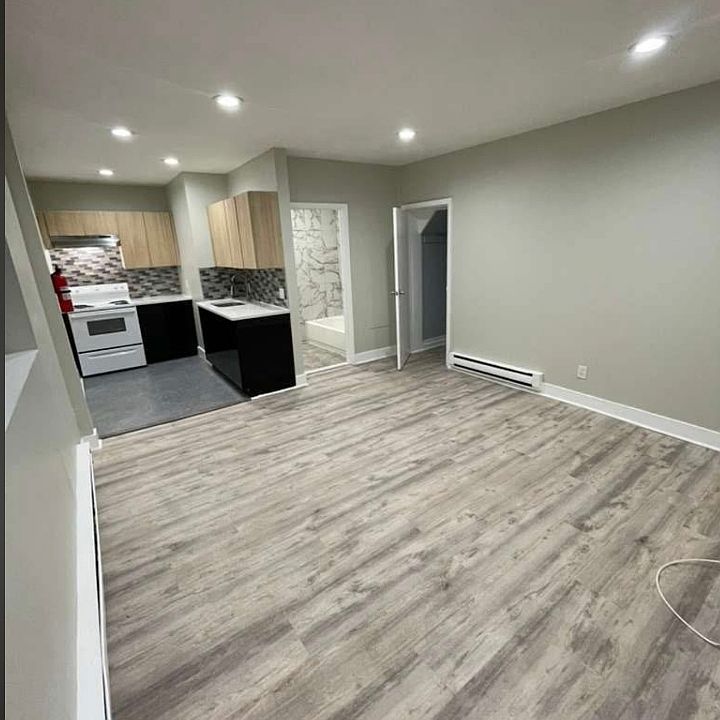 1st image of 10 Mitchell St #3L