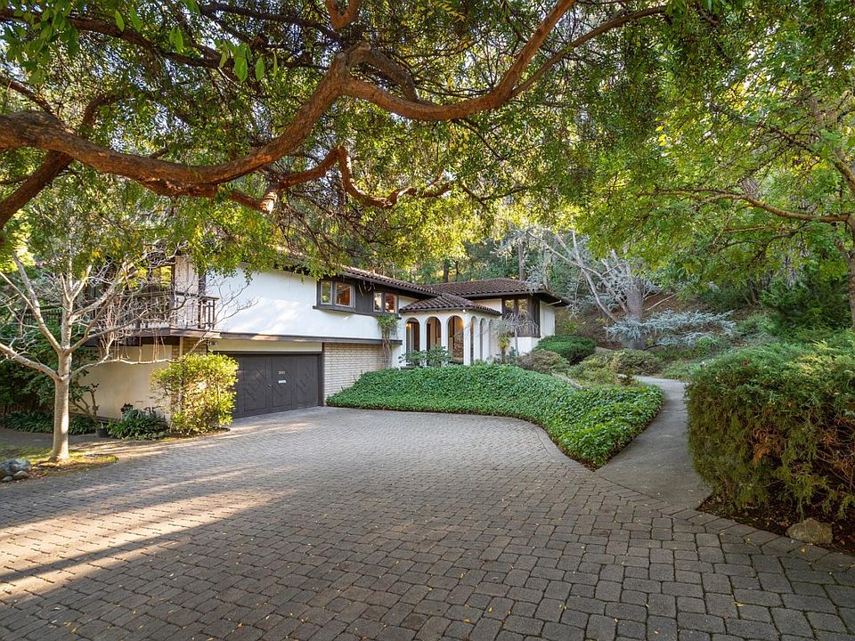 1st image of 3883 Chatham Ct
