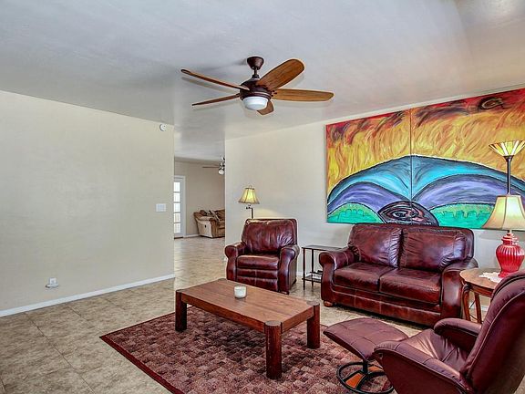 5th image of 851 E 6th Pl