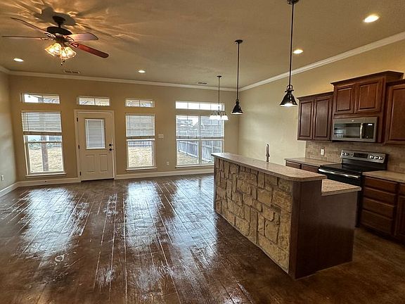 2nd image of 3820 Carrera Ln