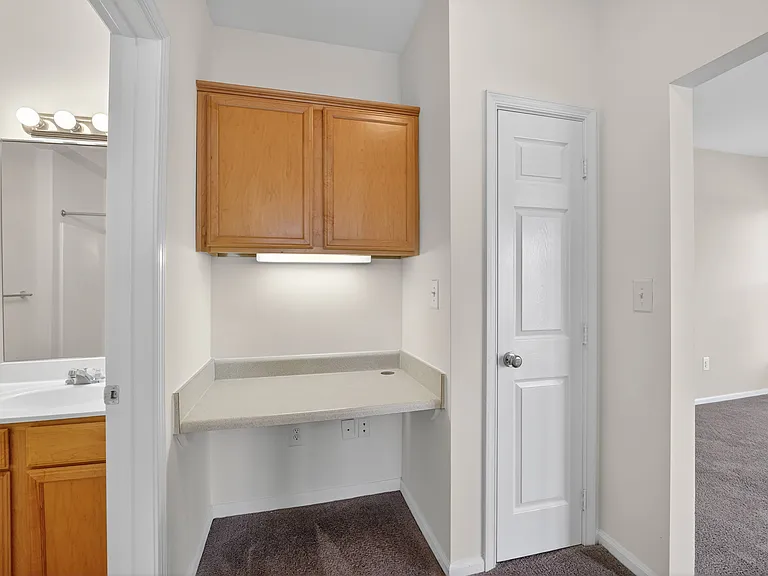Brittany Commons Apartments — Photo 32