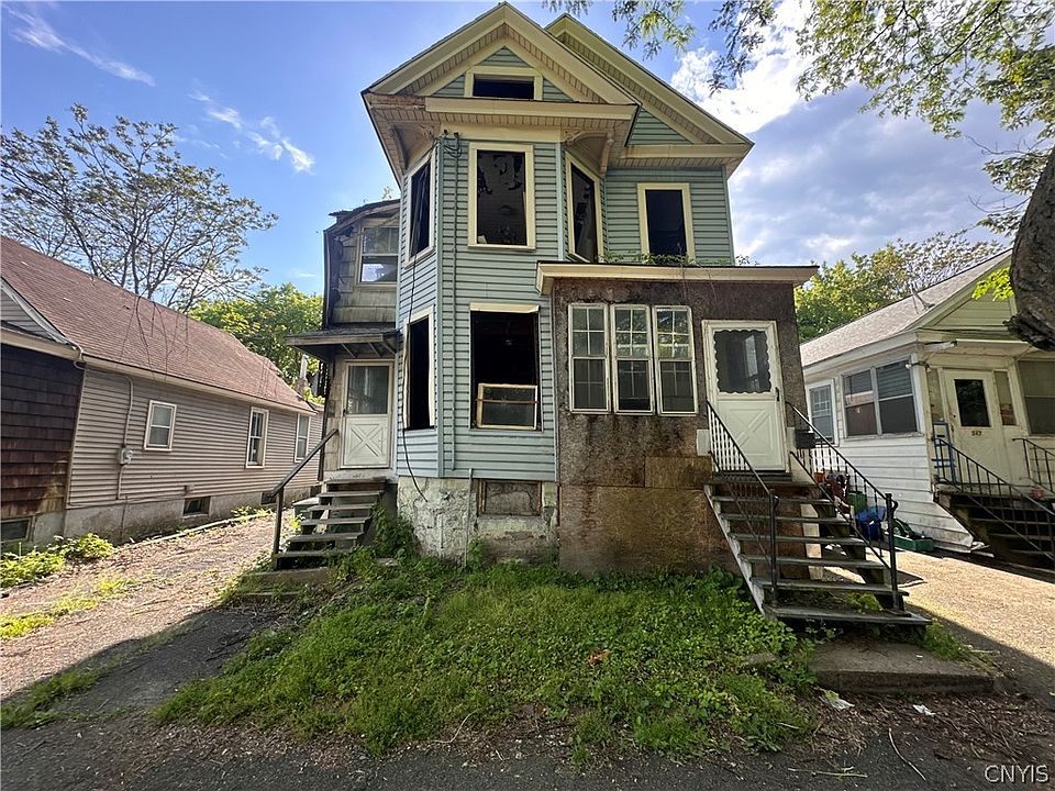 1st image of 345 Elm St